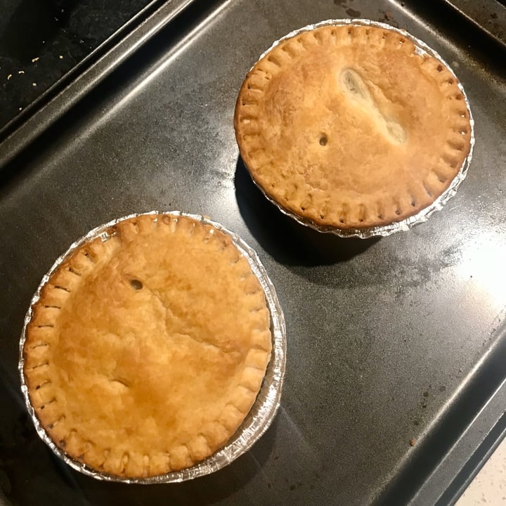 photo of Linda McCartney's 2 vegetarian Country pies shared by @aveganfromaustralia on  28 Apr 2020 - review