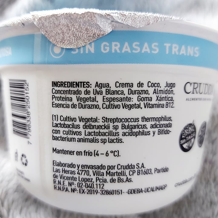 photo of Crudda Yogur a Base de Coco sabor Durazno Sin Azúcar Agregada shared by @veganbandit on  11 Oct 2021 - review