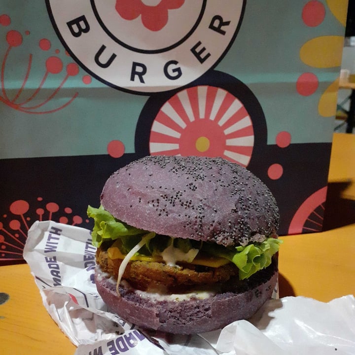 photo of Flower Burger Flower Burger shared by @rosselladuca on  03 Jun 2022 - review