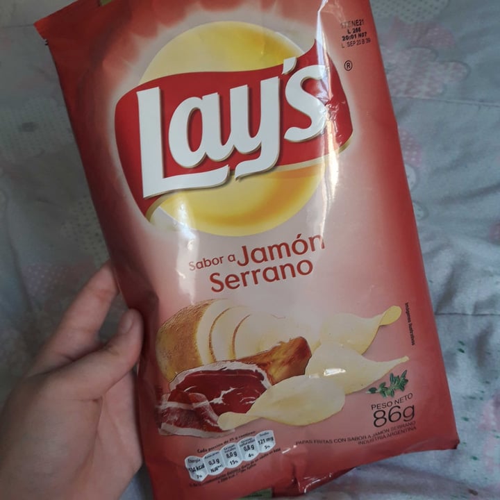 photo of Lay's Papas Fritas Jamos Serrano shared by @cams on  07 Oct 2020 - review