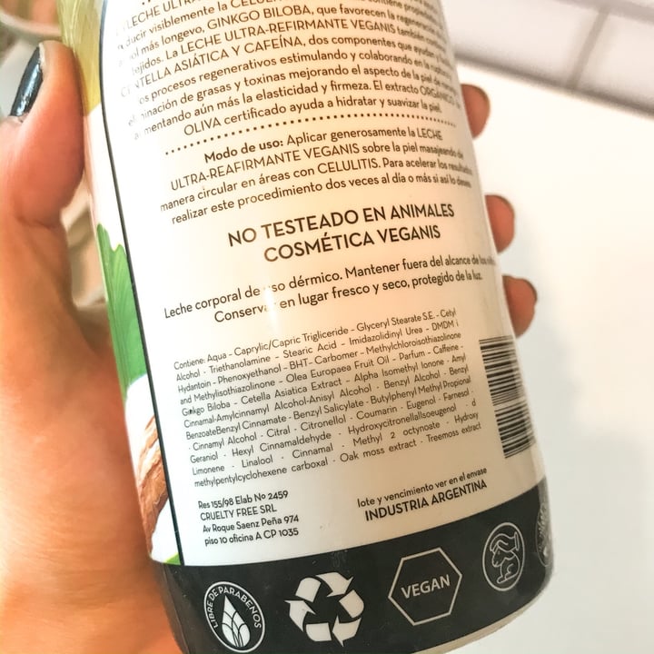 photo of Veganis LECHE EXTRA HUMECTANTE PARA PIERNAS Y CUERPO Pera Silvestre & Macadamia con extracto Orgánico de Oliva shared by @enveganada on  28 Feb 2020 - review