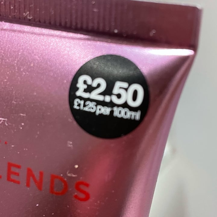 review photo of Primark Beauty hair cream shared by @lullast on 14 May 2022 - review