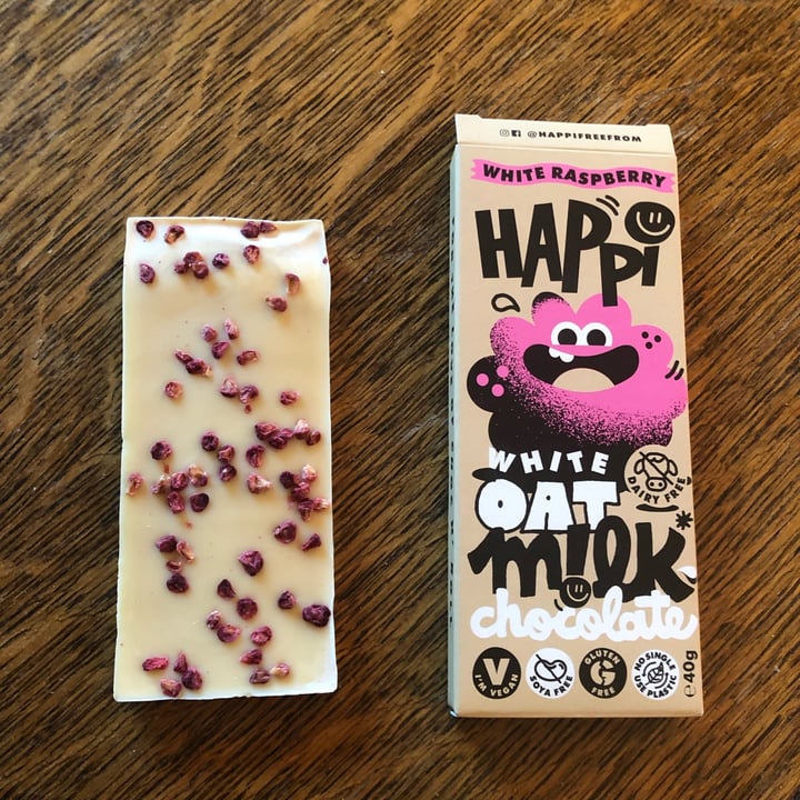 photo of Happi Happi white oat milk raspberry chocolate shared by @garen7 on  08 Apr 2022 - review
