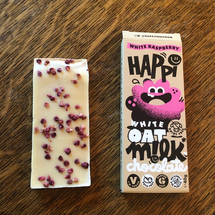 review photo of Happi Happi white oat milk raspberry chocolate shared by @garen7 on 08 Apr 2022 - review