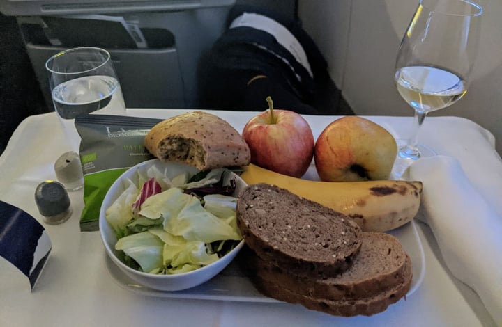 photo of Lufthansa Vegan Business Class Plane Meal shared by @negativesplendor on  05 Apr 2020 - review