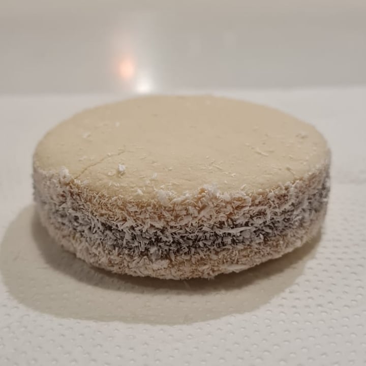 photo of Múet Alfajor de Maicena shared by @lisantucho on  11 Nov 2021 - review