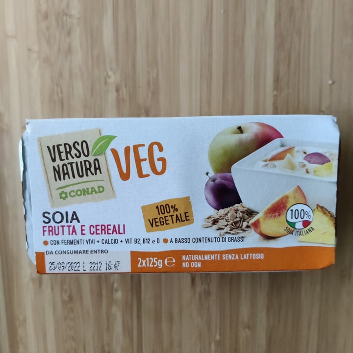 photo of Verso Natura Conad Veg yogurt frutta e cereali shared by @elisaf on  13 Sep 2022 - review