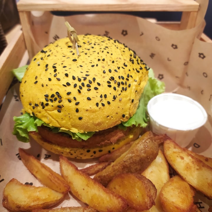 photo of Flower Burger Roma Spicy cecio shared by @koai269 on  26 Mar 2022 - review