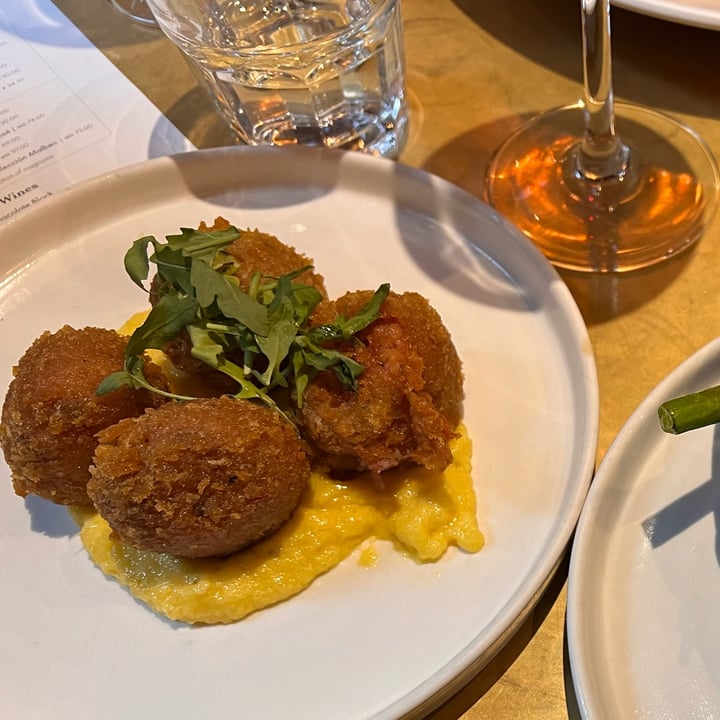 photo of The Windmill Pub Beetroot Arancini shared by @kelliebb on  06 Nov 2022 - review
