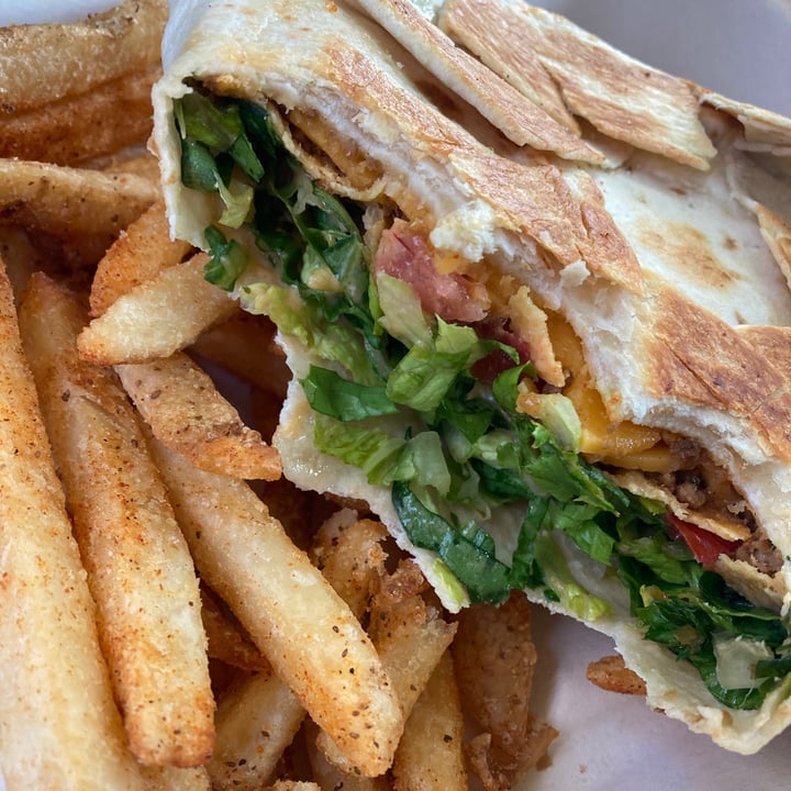 photo of J. Selby's Crunch Wrap shared by @compassionatekisses on  25 Oct 2021 - review