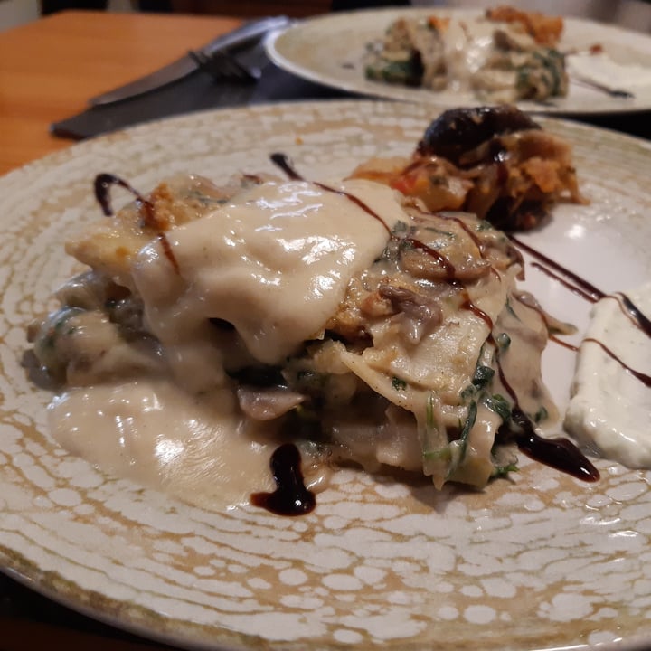 review photo of La Cuina d'Adel Lasaña De Espinacas y Champiñones Portobello shared by @claraceballos15 on 04 Dec 2022 - review