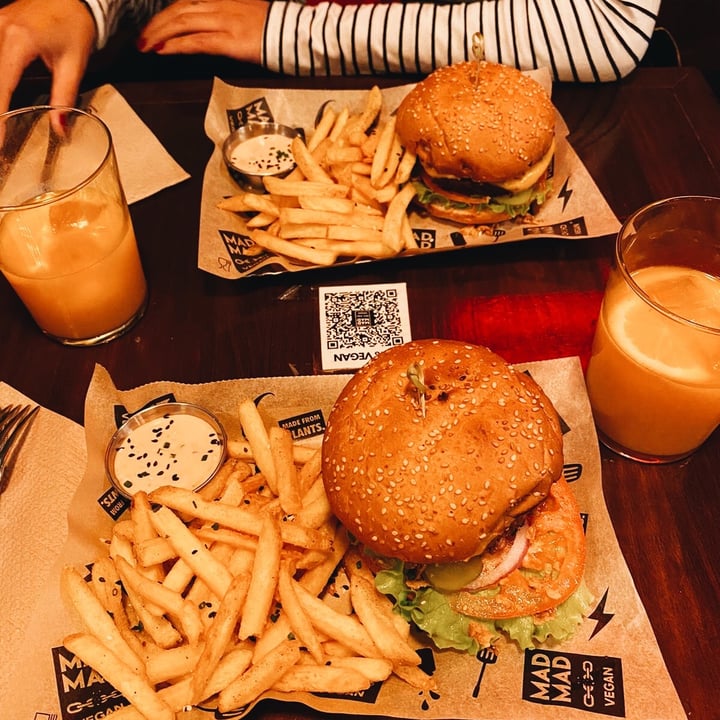 photo of Mad Mad Vegan Beyond burger shared by @alucina on  24 Oct 2020 - review