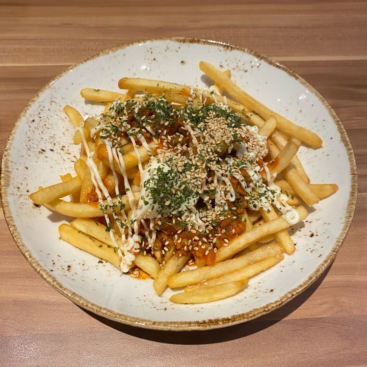 review photo of Am I Addicted - Pottery Studio & V Cafe Hooked on Gochujang Fries shared by @rebszw on 28 Jun 2022 - review