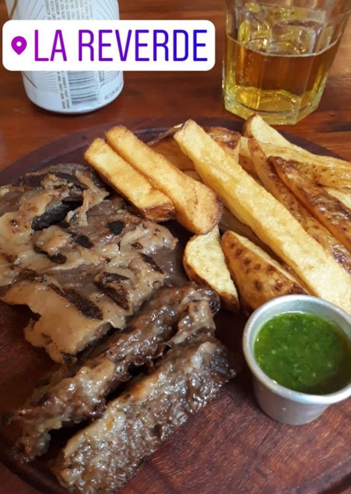 review photo of La Reverde Parrillita Vegana Vacío de Seitán a la parrilla con papas shared by @roberudi on 08 Aug 2019 - review