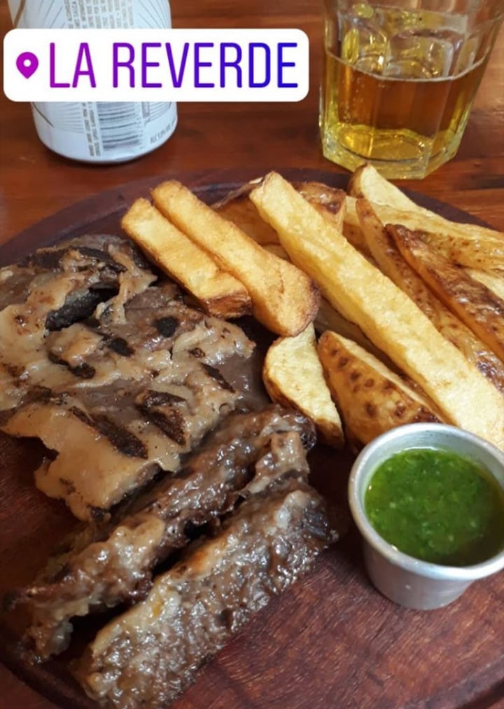 photo of La Reverde Parrillita Vegana Vacío de Seitán a la parrilla con papas shared by @roberudi on  08 Aug 2019 - review