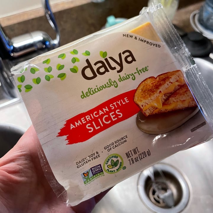 review photo of Daiya American Style Slices shared by @alicial on 25 Jan 2021 - review