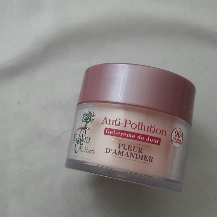 photo of Le Petit Olivier Anti- pollution Gel shared by @manetofu on  15 Nov 2020 - review
