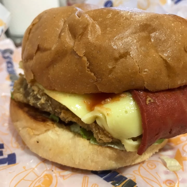 photo of THUNDER VEGAN FOOD Burger Old Skool shared by @supersarita85 on  24 Apr 2022 - review
