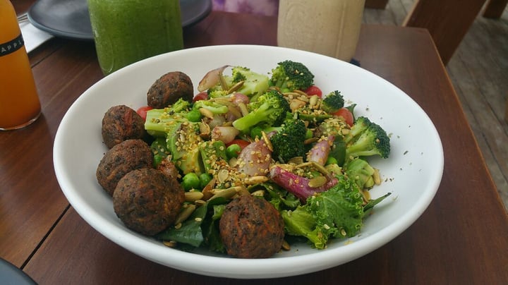 photo of The Real Coconut Broccoli and Pea Protein Bowl shared by @daveoz on  07 May 2019 - review