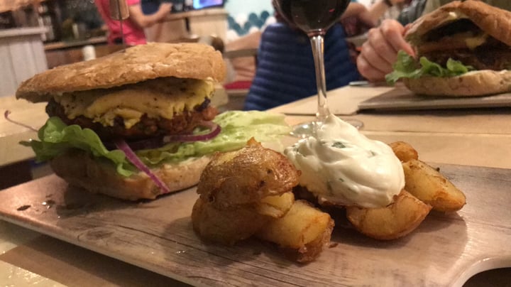 photo of Viva Burger Burguer Ahumada shared by @andrebay on  13 Feb 2020 - review