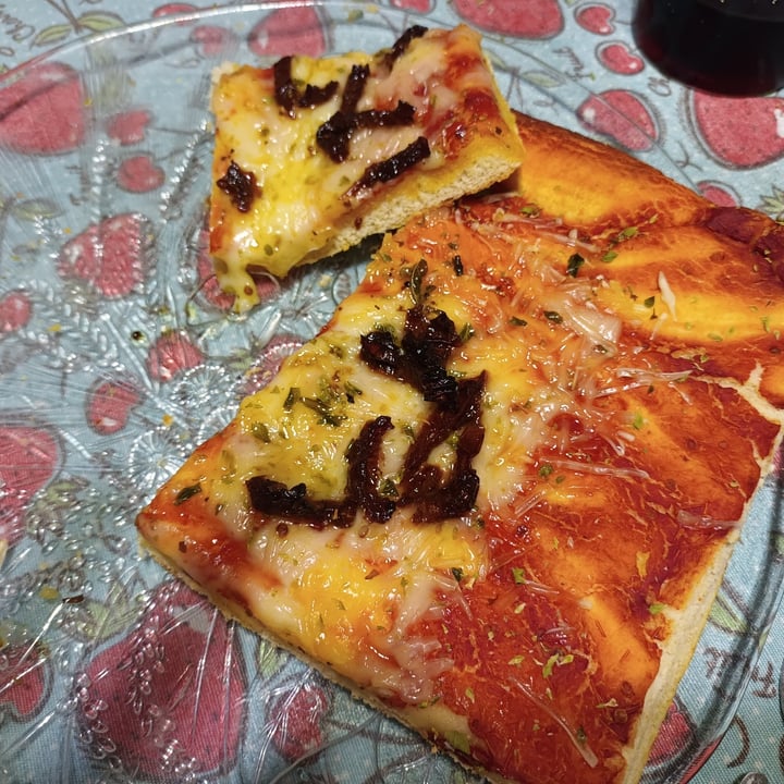 photo of Violife Per pizza fila e gusta shared by @elyrunveg on  18 Mar 2022 - review