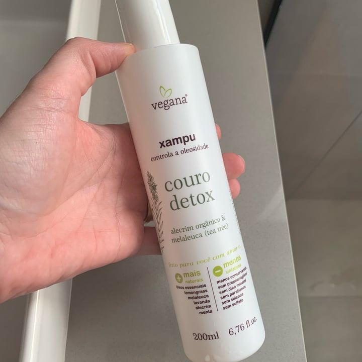 review photo of Wnf vegana xampu couro detox shared by @fernandamalva on 27 Oct 2022 - review