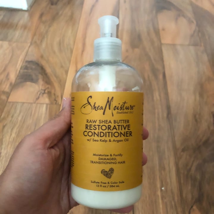 photo of SheaMoisture Raw Shea Butter Moisture Retention Conditioner shared by @crandazzo on  14 Aug 2021 - review