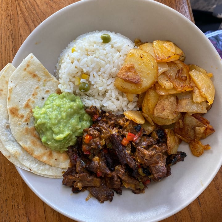 photo of I Am Vegan Babe Cafe Surfer Bowl shared by @chiaralof on  09 Sep 2022 - review