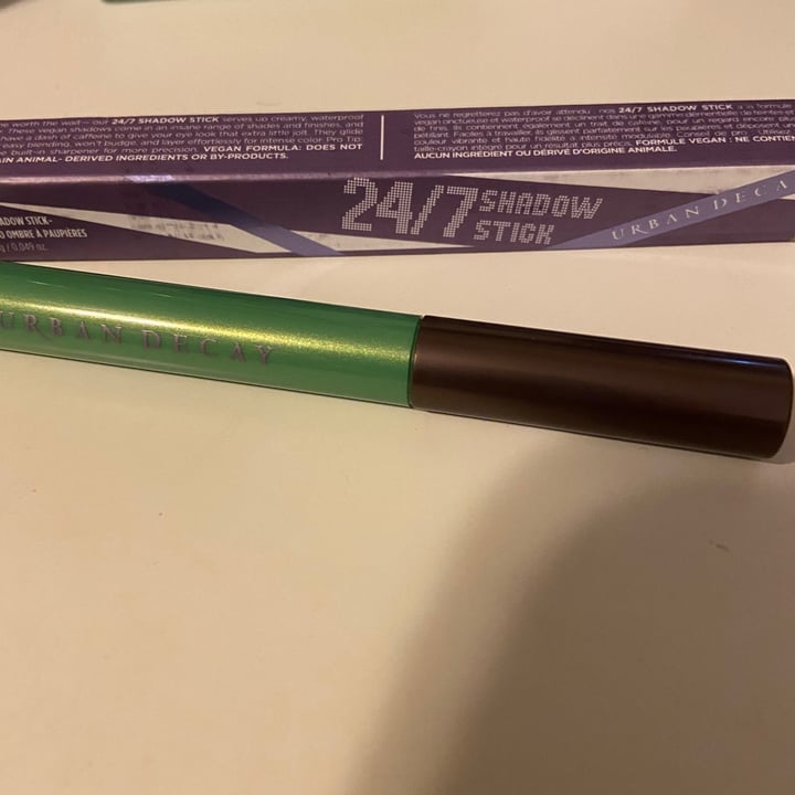 review photo of Urban Decay 24/7 SHADOW STICK Mildew shared by @scarignan on 03 Jul 2021 - review
