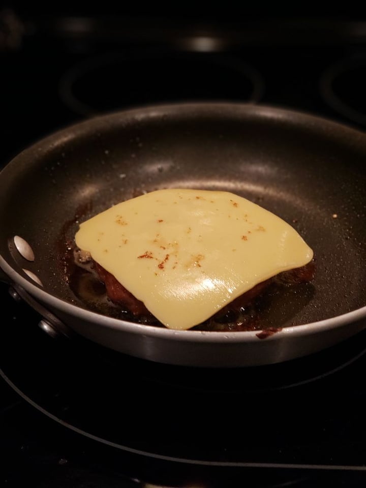 photo of Follow your Heart Smoked Gouda Style Slices shared by @amelianeff on  19 Dec 2019 - review