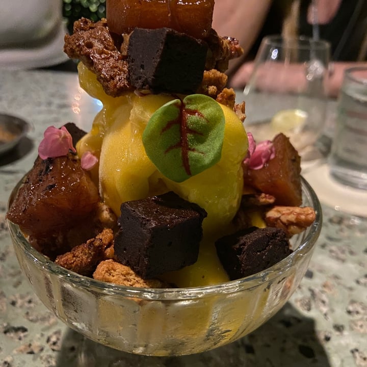 photo of Raw Kitchen Bar RKB sundae shared by @vegan-everafter on  03 Aug 2022 - review