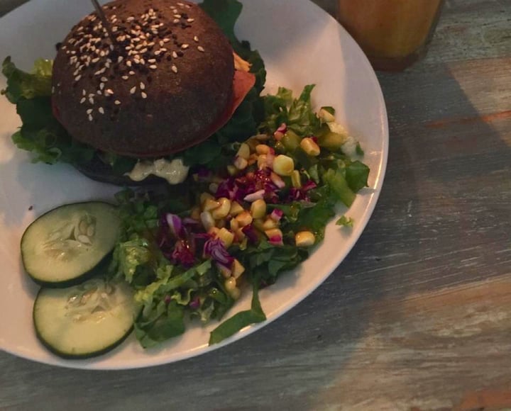 photo of Vegamo MX Cheeseburger shared by @veganskater on  12 Sep 2020 - review