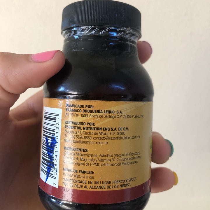 review photo of Essential Nutrition B-12 (Cianocobalamina) shared by @daliaponce on 26 Nov 2021 - review