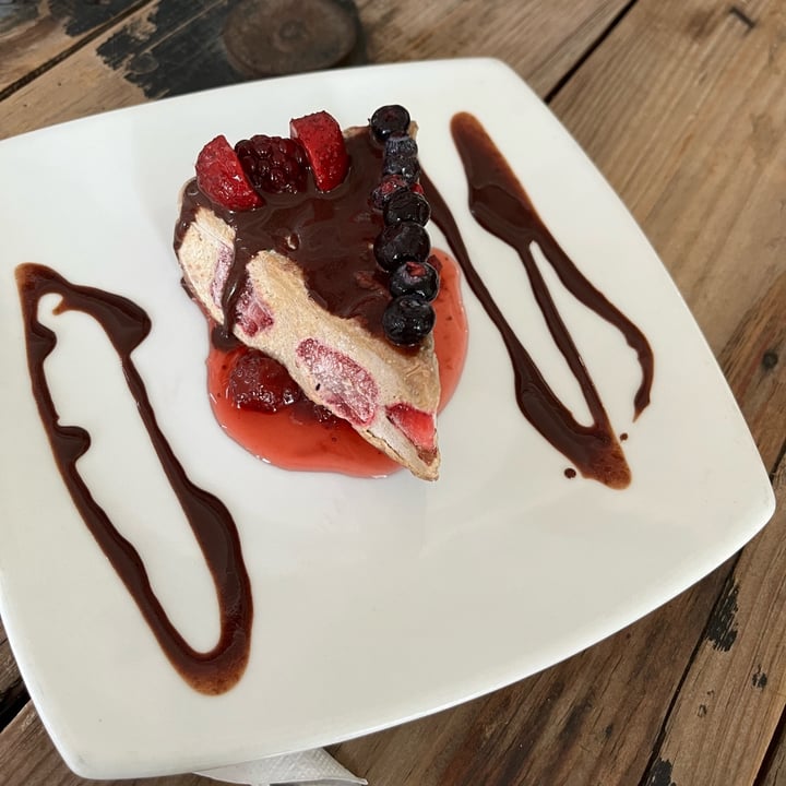 review photo of Verde Vegan Verde Pistache Cheescake shared by @hannialomelia on 27 Jul 2022 - review