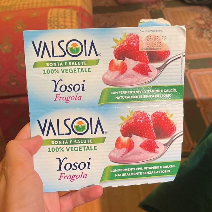 photo of Valsoia Yogurt Yosoi Fragola shared by @beatricevercesi on  20 Aug 2022 - review