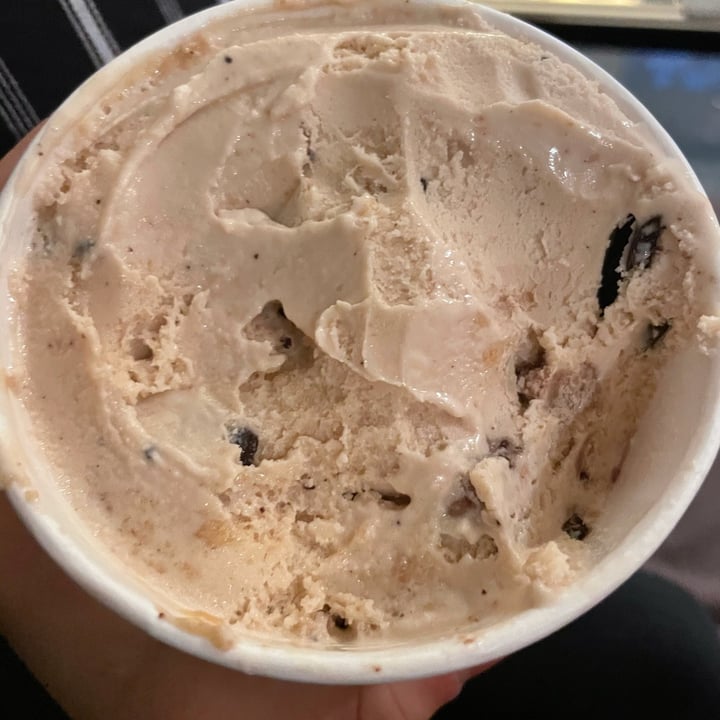 photo of Ben & Jerry's Ben & Jerry’s Vegan Chocolate Chip Cookie Dough chunks shared by @meryysan on  16 Jan 2022 - review