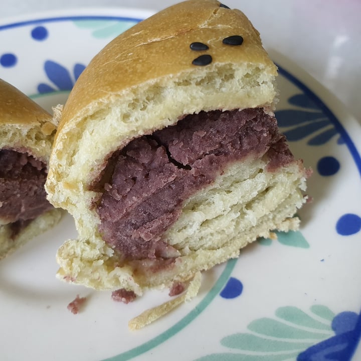 photo of The Flour Lab (20, Lebuh Queen, George Town, Penang) Red Bean Bun shared by @jyuubuns on  01 Aug 2020 - review