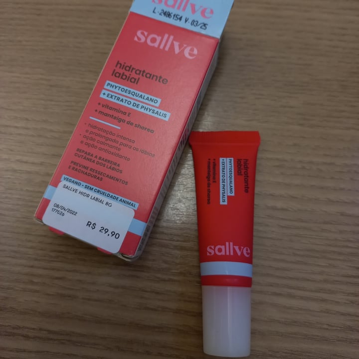 review photo of Sallve Hidratante Labial shared by @pattyedwige on 17 Oct 2022 - review