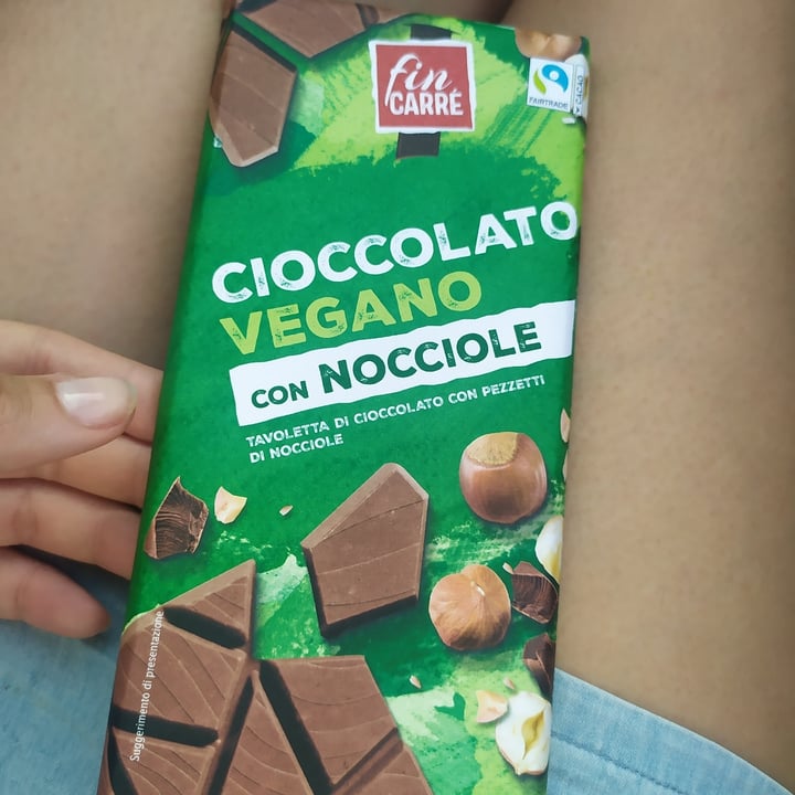 photo of Fin Carré Cioccolata vegana alle nocciole shared by @federicajackdanieles on  28 Jun 2022 - review