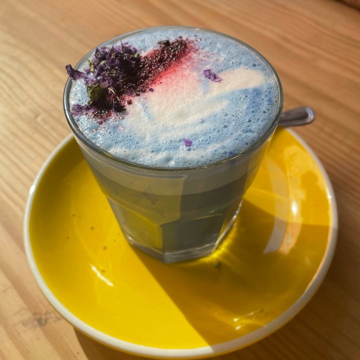 photo of Frutas Prohibidas Blue latte shared by @elenina on  28 Aug 2021 - review
