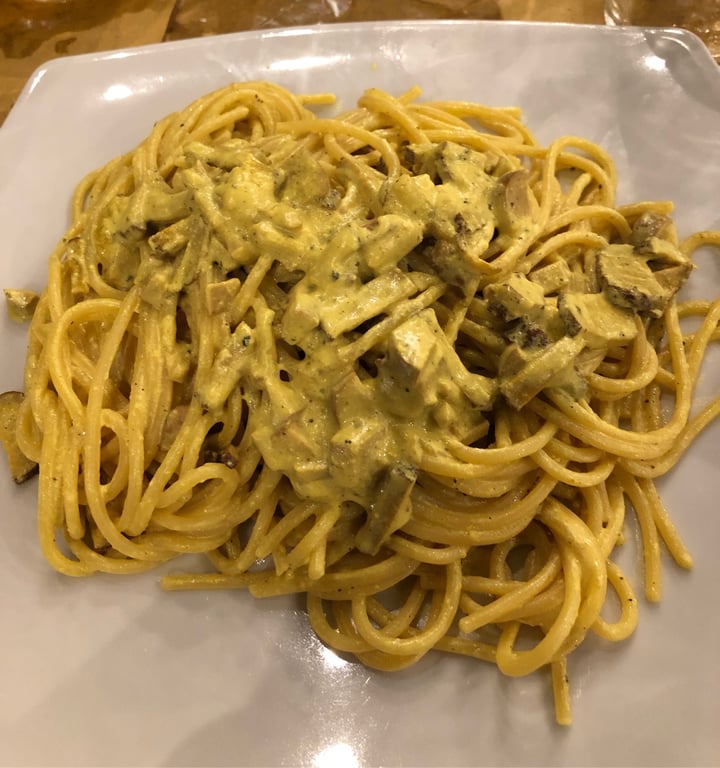 photo of Birrificio RentOn Carbonara Vegana shared by @giorgiagaz on  16 Jul 2022 - review