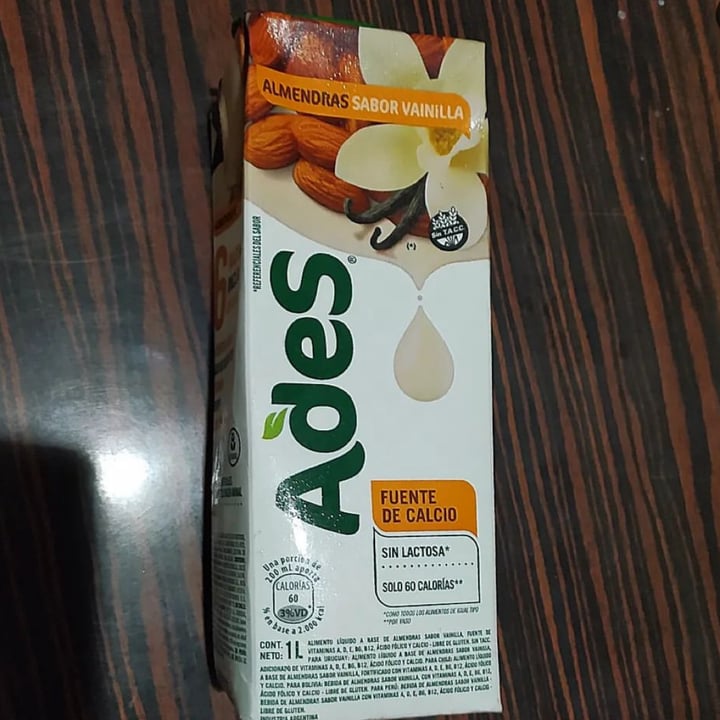 photo of Ades Leche de Almendra Sabor Vainilla shared by @sollrolando on  27 May 2022 - review