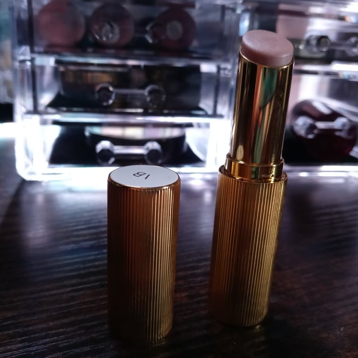 photo of Victoria Beckham beauty Reflect Highlighter Stick shared by @zombiemouse on  26 Jun 2022 - review