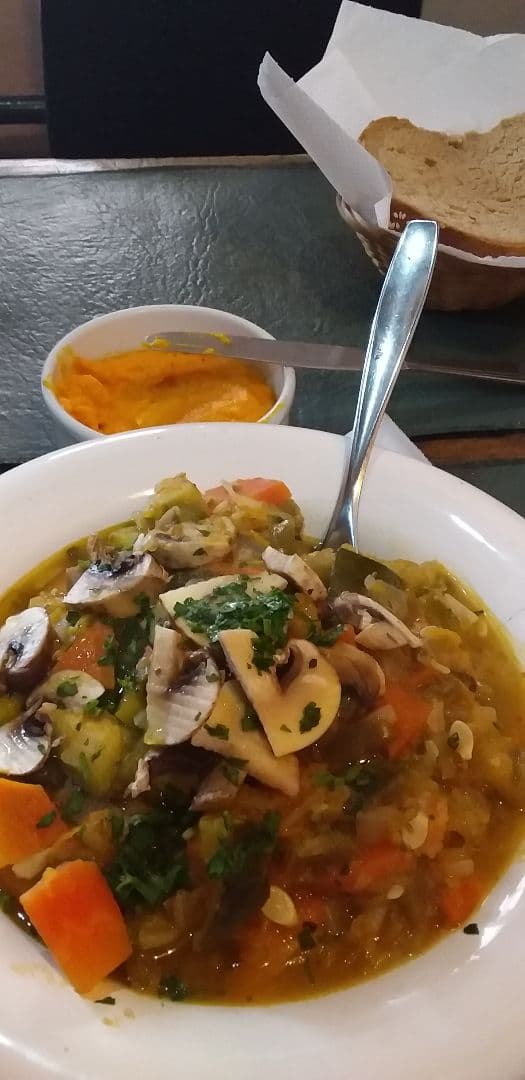 菜肴“Cazuela de zapallitos y Champignones.”的照片