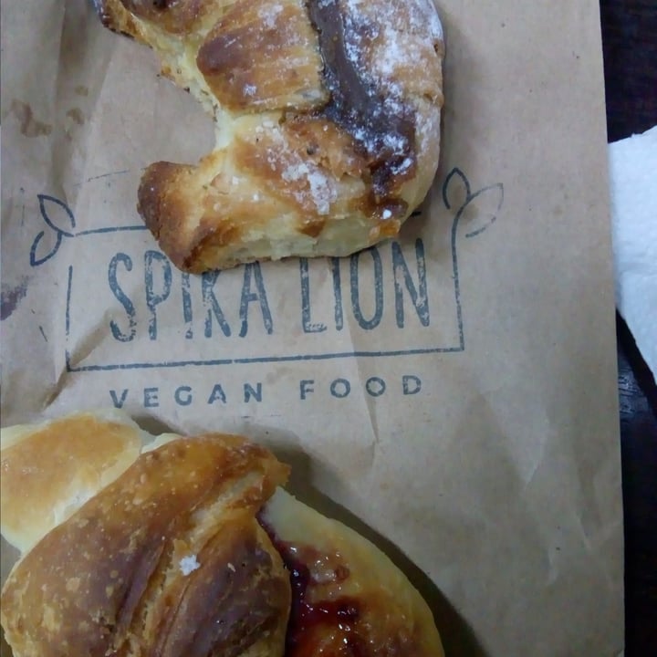 photo of SpikaLion Medialuna de dulce de leche shared by @nuageboy on  26 Jul 2021 - review