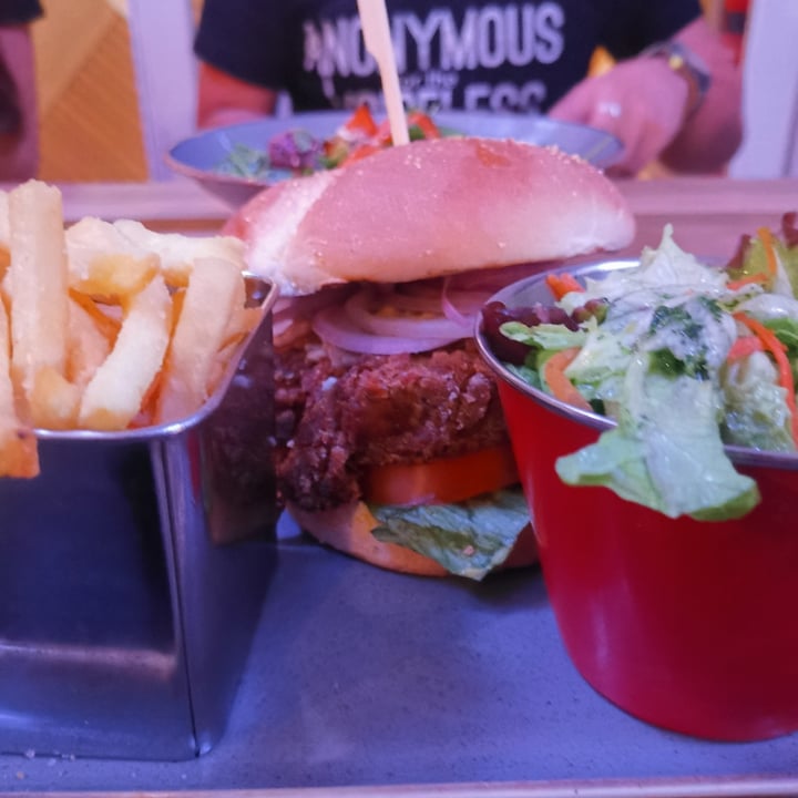 photo of Naar The dirty vegan Burger shared by @lukasser on  03 Aug 2021 - review
