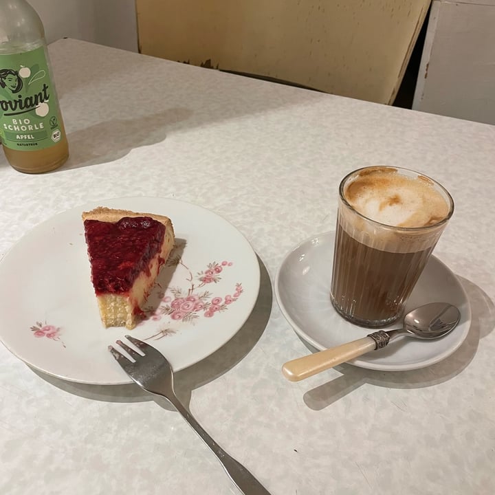 photo of No Milk Today Raspberry Cheesecake shared by @lindawbg on  27 Nov 2022 - review