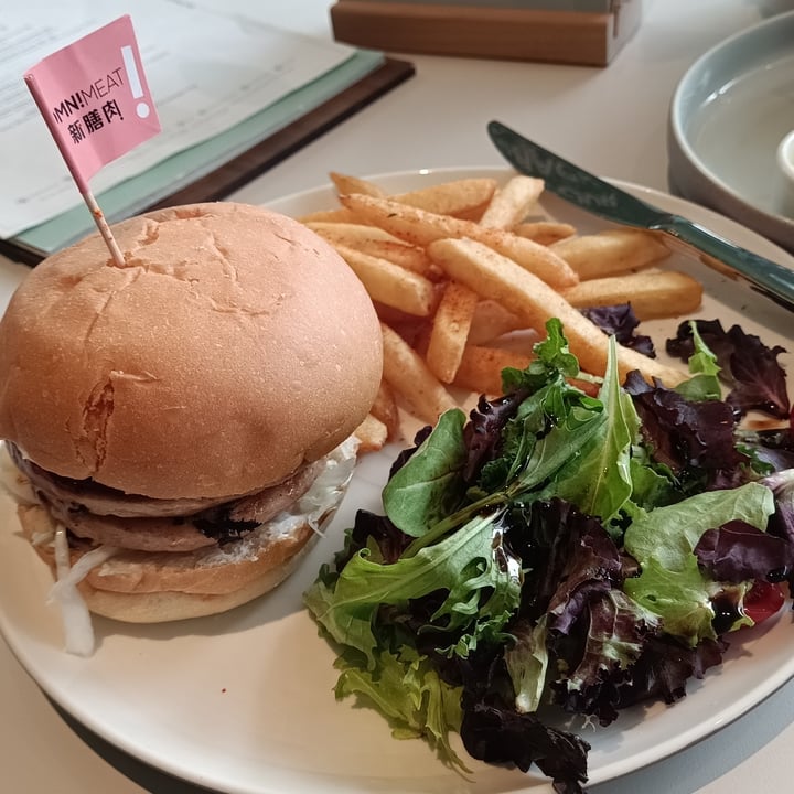 review photo of Green Common Singapore Black Pepper burger shared by @jane-b on 13 Jul 2022 - review