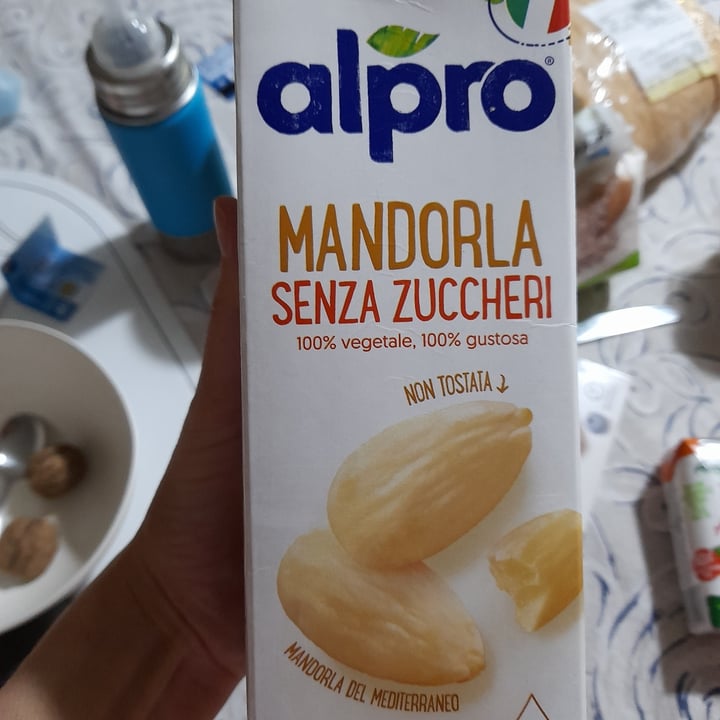 photo of Alpro Mandorla Senza Zuccheri shared by @lubirilu on  17 May 2022 - review