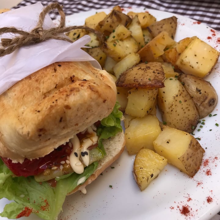 photo of El patio vegan Sándwich Vegan shared by @julietaaz on  19 Mar 2022 - review